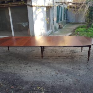 TABLE DE CONFERENCES